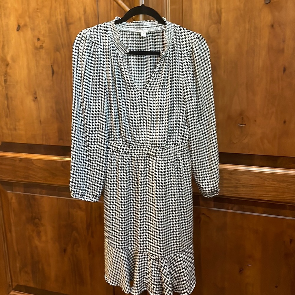 JCREW houndstooth knee length dress. Size 6